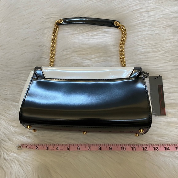 Elegant Black and White Shoulder Bag with Gold Accents - Picture 2 of 5